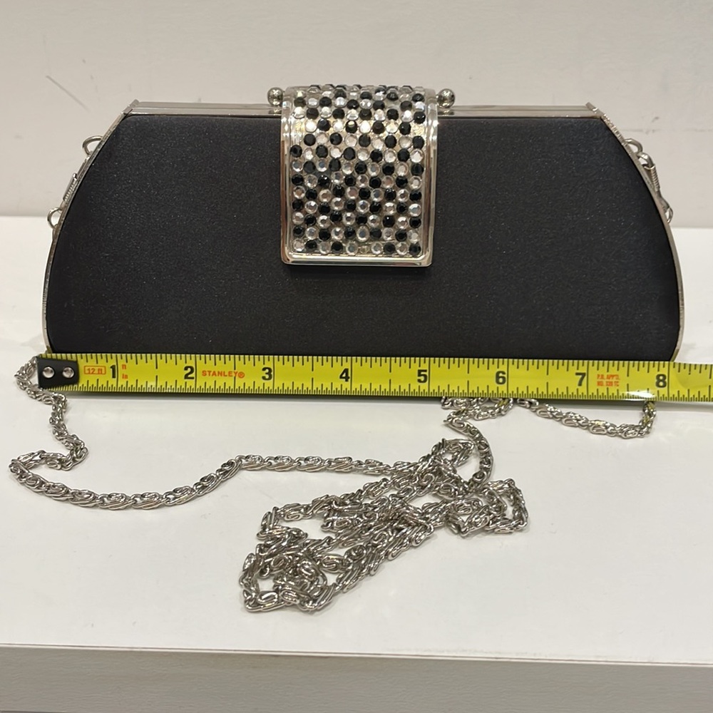 Black vintage purse with shoulder strap. Black satin/silk material with beads. - Picture 7 of 7